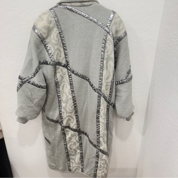 Vintage Pioneer Wear Knit Coat Womens 10 Gray Metallic Striped Long Length - Picture 8 of 10